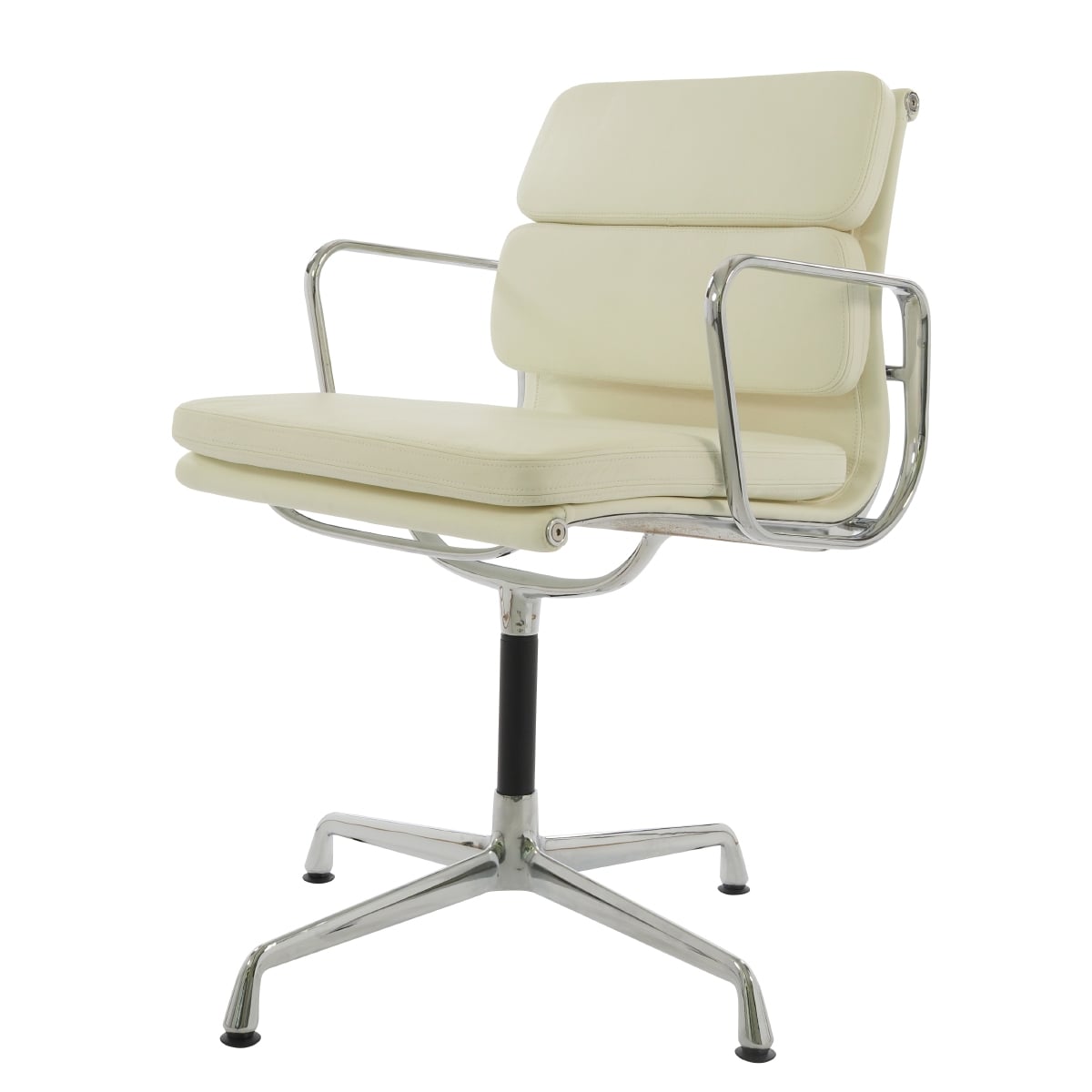 Charles Eames style, Silla de conferencia EA208 Crema